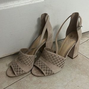 Vince Camuto size 10 taupe heel like new